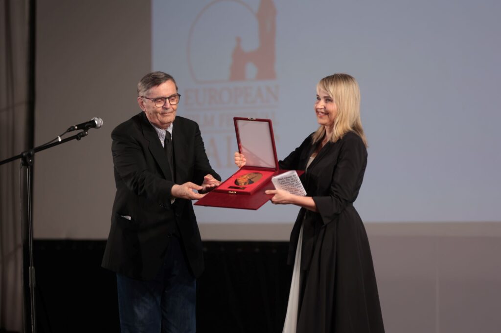 Uručenjem nagrade &bdquo;Aleksandar Lifka&ldquo; Anici Dobroj, Fedonu Papamihaelu i Ademiru Kenoviću svečano otvoren 31. Festival evropskog filma Palić