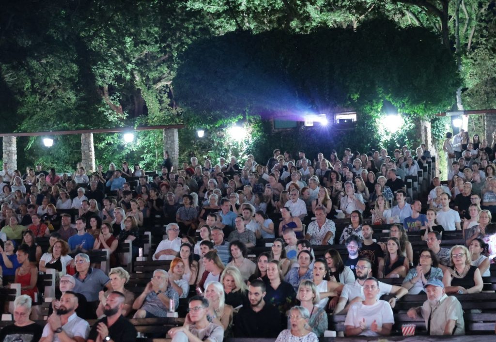 Uručenjem nagrade &ldquo;Aleksandar Lifka&rdquo; Kornelu Mundrucu svečano otvoren 33. Festival evropskog filma Palić