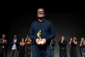 Na festivalu u Gornjem Milanovcu uručena nagrada Veliki hrast poznatom britanskom glumcu Šonu Binu